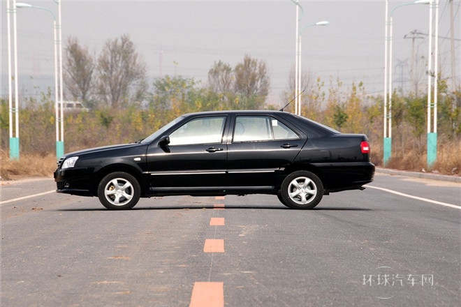 2012款 1.5L 手動(dòng)豪華型