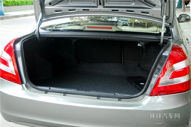 2010款 1.5L 手動(dòng)精英型