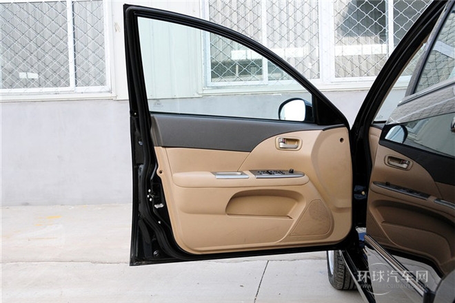 2010款 1.8L 手動(dòng)精英型