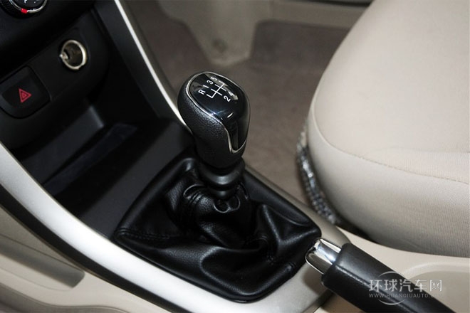2014款1.5L手動   標(biāo)準(zhǔn)型