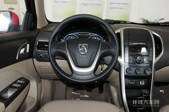 2014款1.5L手動(dòng)   標(biāo)準(zhǔn)型