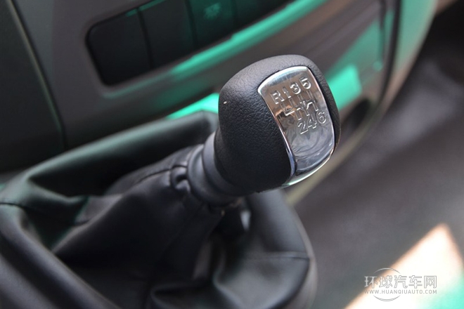 2014款 3.0T廂貨車(chē)短軸中頂ZD30