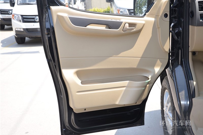2014款 3.0T領(lǐng)尊版中軸高頂ZD30