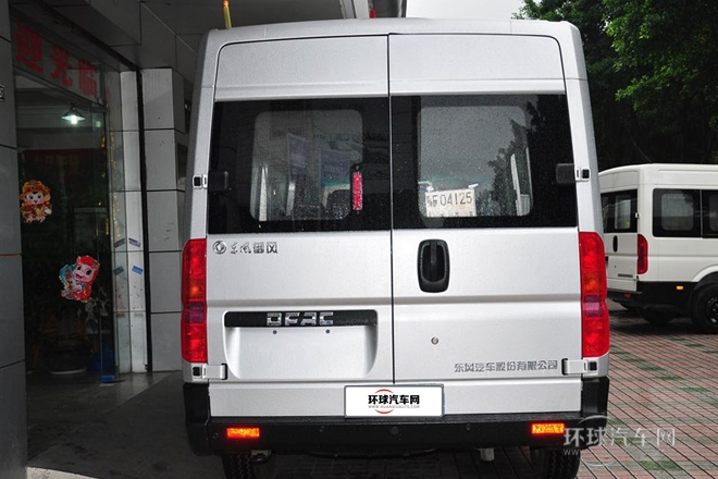 2014款 2.5T御利寶物流車中軸中頂ZD25