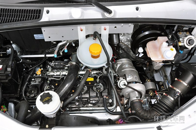 2014款 2.5T御利寶物流車(chē)標(biāo)配短軸中頂ZD25
