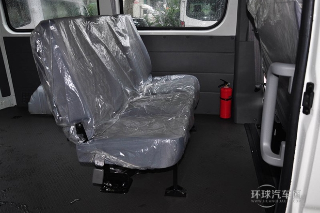 2014款 2.5T御利寶物流車標(biāo)配短軸中頂ZD25