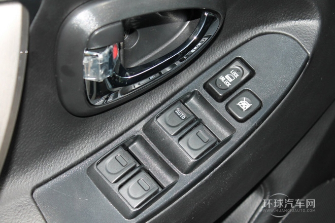 2012款 改款 1.6L 手動(dòng)標(biāo)準(zhǔn)型