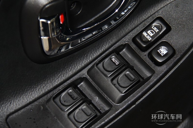 2012款 1.8L 自動(dòng)豪華型