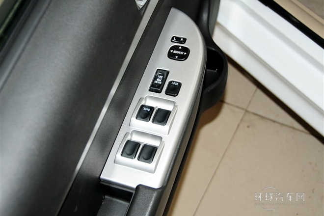 2012款 1.5L 手動(dòng)