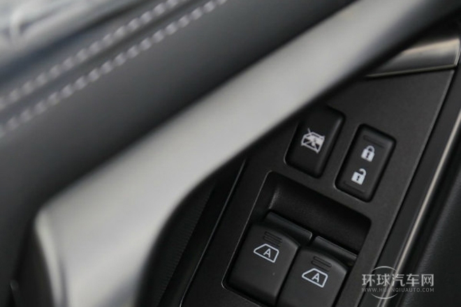 2015款 3.8T 動感酷黑內(nèi)飾版