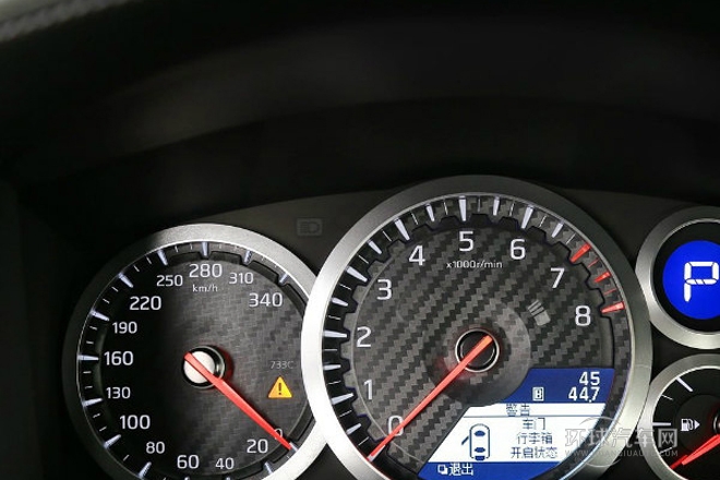 2015款 3.8T 動感酷黑內(nèi)飾版