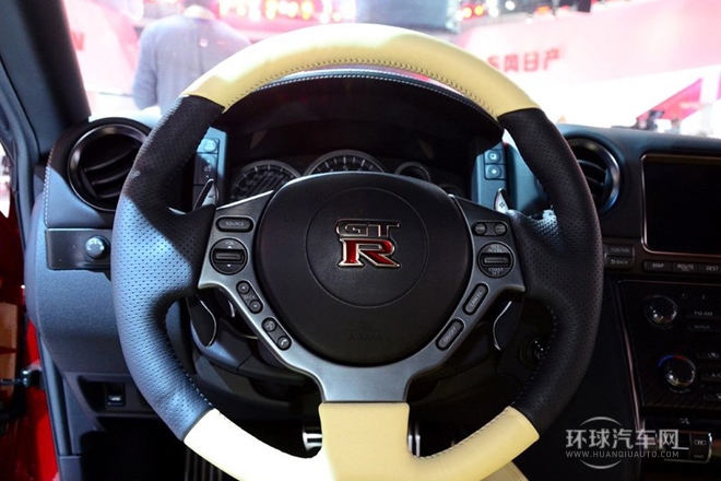 2015款 3.8T 時(shí)尚米白內(nèi)飾版
