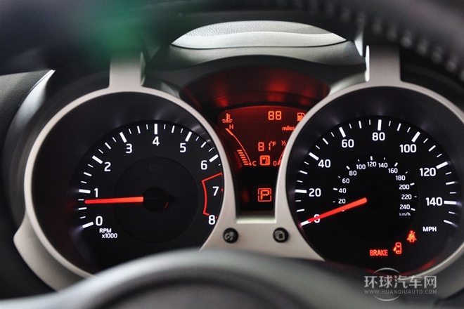 2012款 1.6T 自動 SV 領(lǐng)先款