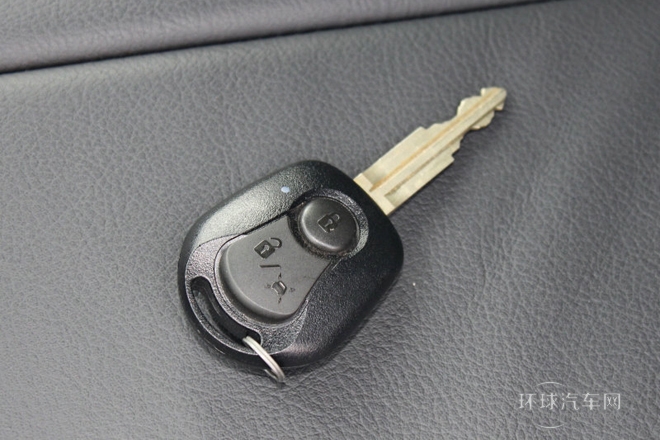 2011款 2.0T 兩驅(qū)精英導(dǎo)航版