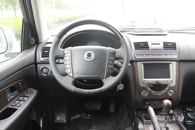 2011款 2.0T 四驅(qū)豪華導(dǎo)航版