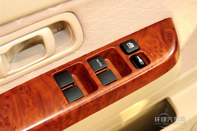 2013款 2.4L汽油兩驅標準型
