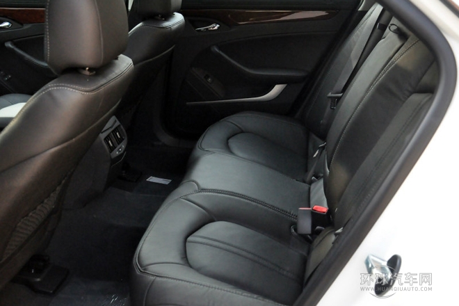 2012款 3.0L 豪華運(yùn)動版