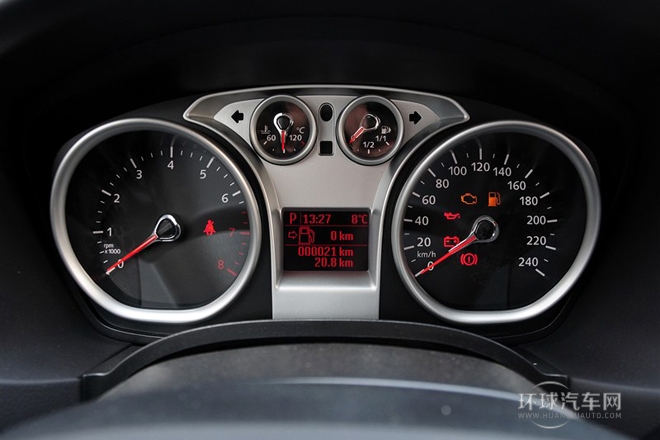 2013款 兩廂經(jīng)典 1.8L AT基本型