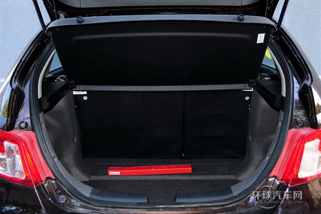 2013款 兩廂 1.5L 手動(dòng)尊貴型