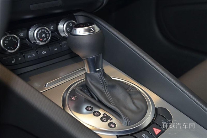 2013款  Coupe 45 TFSI quattro 白色經(jīng)典版