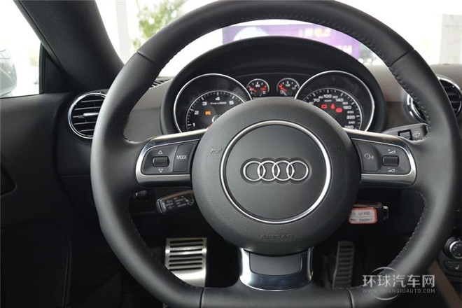 2013款  Coupe 45 TFSI quattro 白色經(jīng)典版