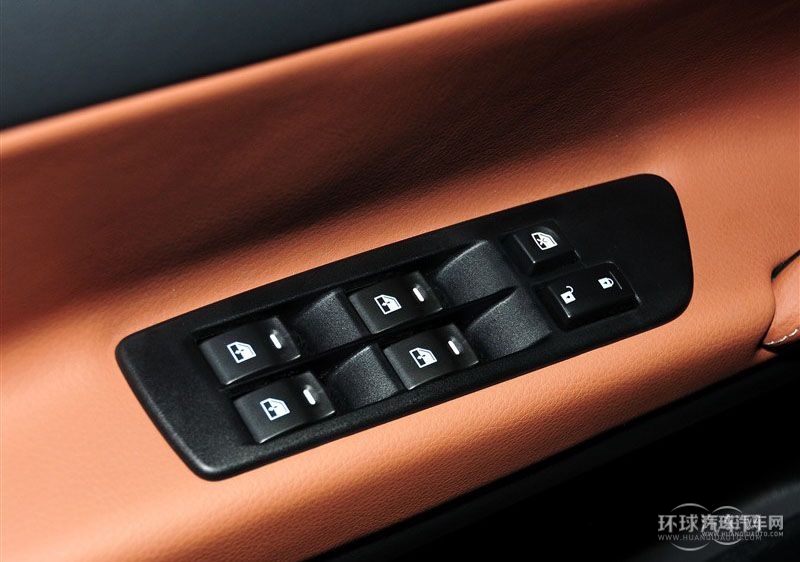 2013款 鋒芒限量版 2.2T 四驅(qū)旗艦型