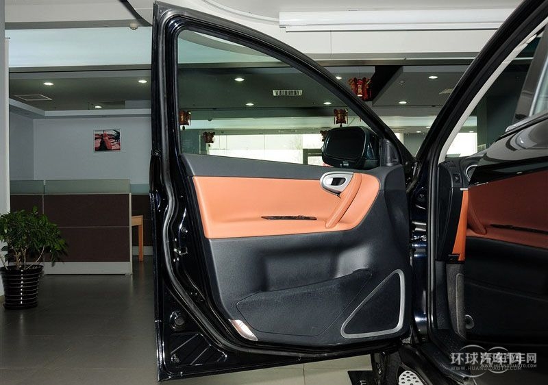 2013款 鋒芒限量版 2.2T 四驅(qū)旗艦型