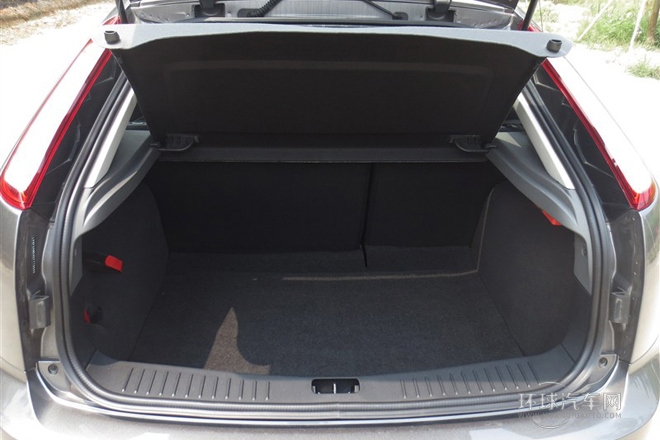 2013款 兩廂經(jīng)典 1.8L MT百萬紀(jì)念版