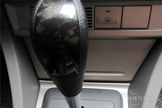2013款 兩廂經(jīng)典 1.8L AT百萬(wàn)紀(jì)念版
