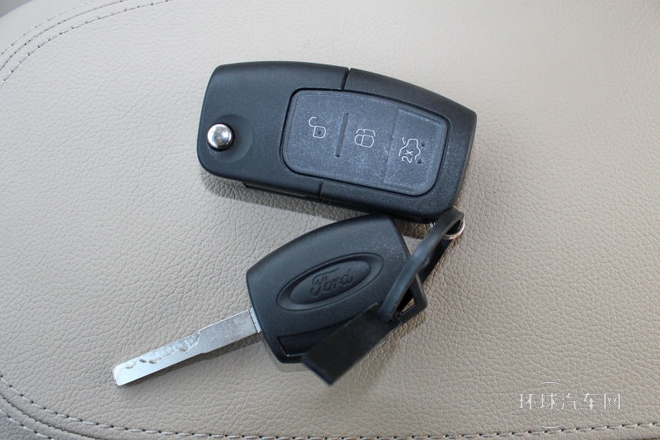 2013款 兩廂經(jīng)典 1.8L MT時(shí)尚型