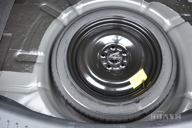 2013款 兩廂經(jīng)典 1.8L AT時尚型