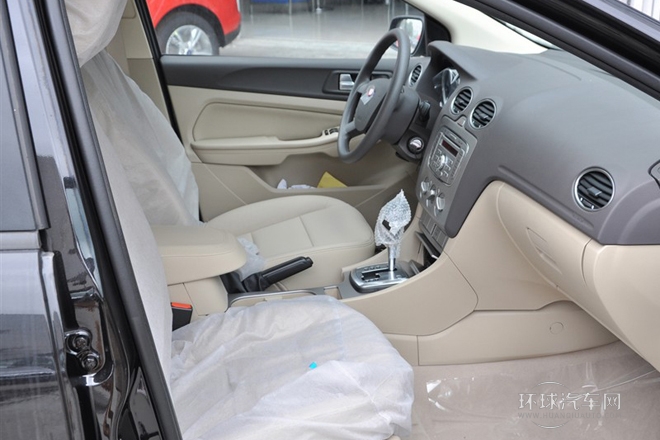 2013款 兩廂經(jīng)典 1.8L AT時尚型