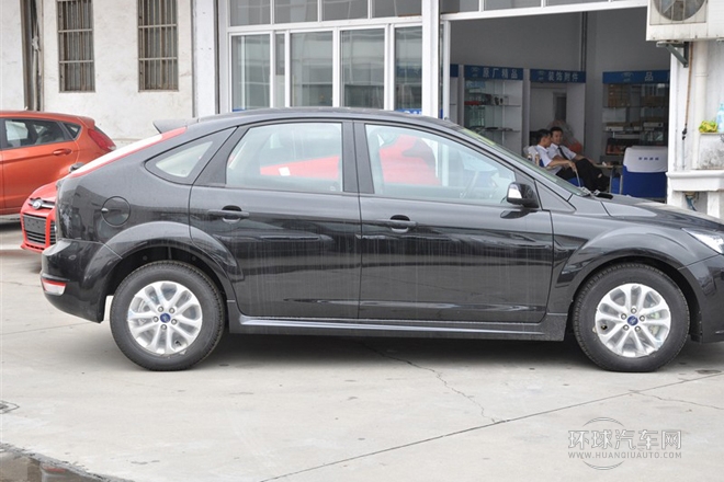 2013款 兩廂經(jīng)典 1.8L AT時尚型