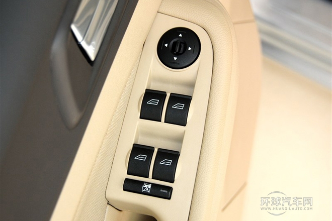 2013款 三廂經(jīng)典 1.8L MT基本型