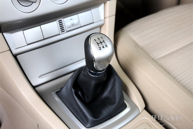 2013款 三廂經(jīng)典 1.8L MT基本型