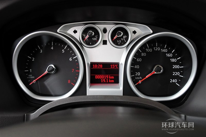 2013款 三廂經(jīng)典 1.8L MT基本型