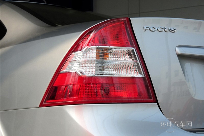 2013款 三廂經(jīng)典 1.8L MT基本型