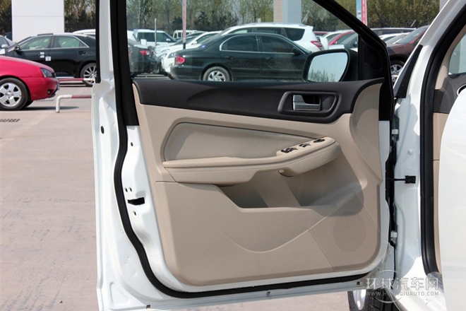 2013款 三廂經(jīng)典 1.8L AT基本型