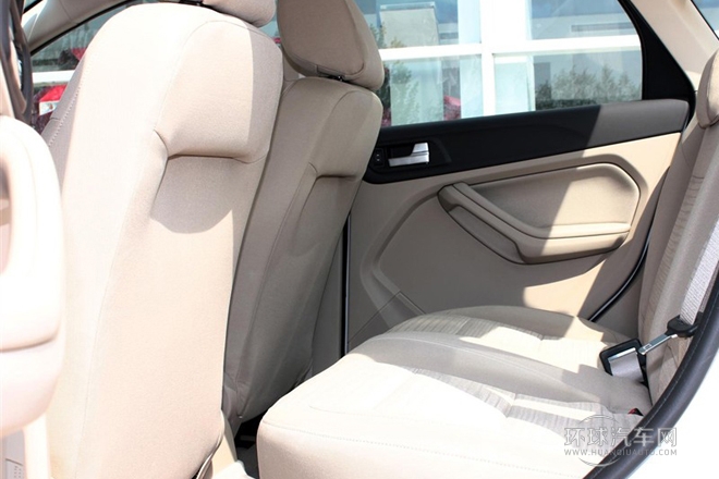 2013款 三廂經(jīng)典 1.8L AT基本型