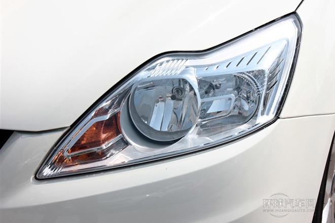 2013款 三廂經(jīng)典 1.8L AT基本型