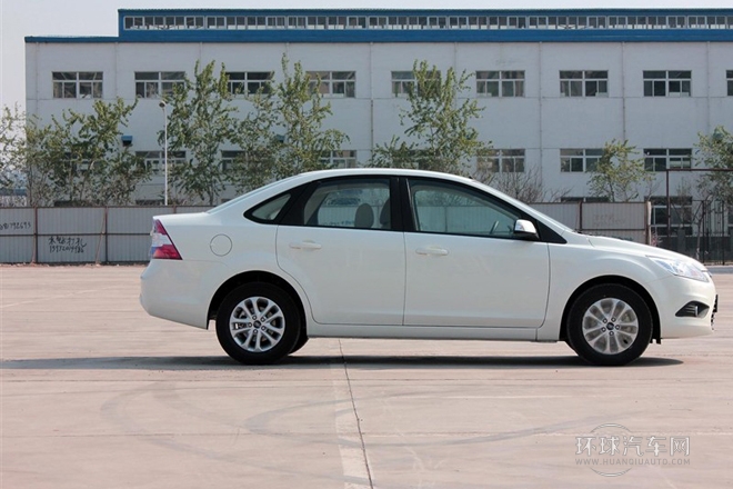 2013款 三廂經(jīng)典 1.8L AT基本型