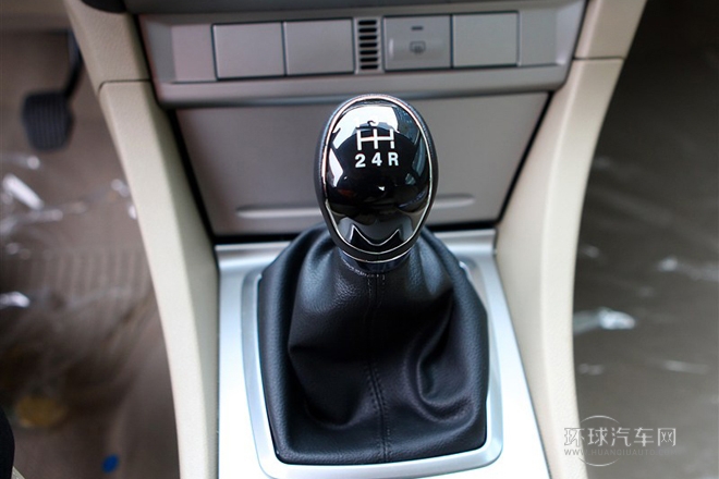 2013款 三廂經(jīng)典 1.8L MT百萬紀念版