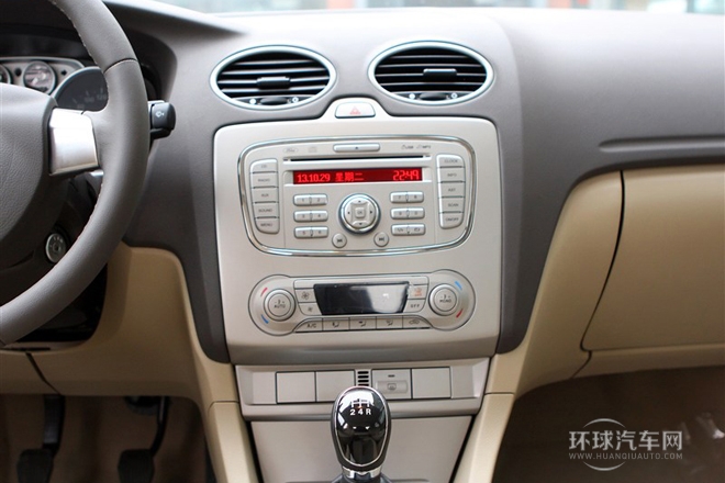 2013款 三廂經(jīng)典 1.8L MT百萬(wàn)紀(jì)念版