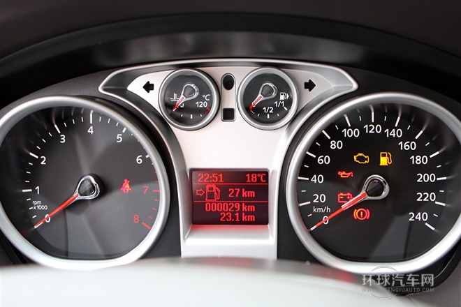 2013款 三廂經(jīng)典 1.8L MT百萬紀念版