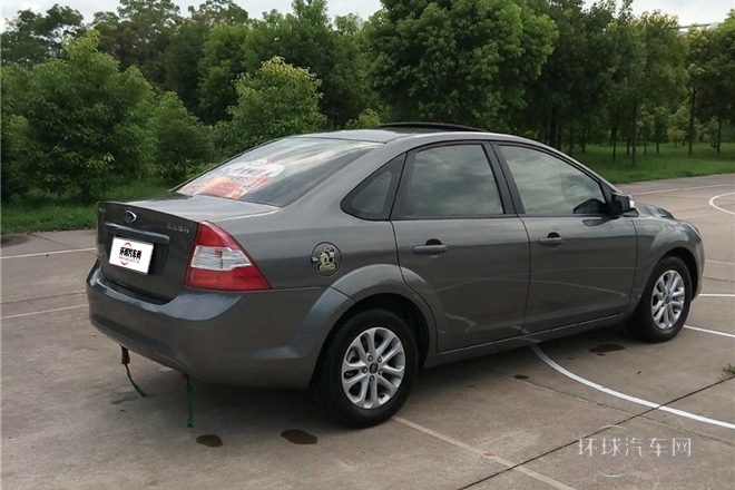 2013款 三廂經(jīng)典 1.8L AT百萬紀(jì)念版