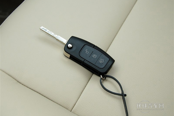 2013款 三廂經(jīng)典 1.8L MT時(shí)尚型