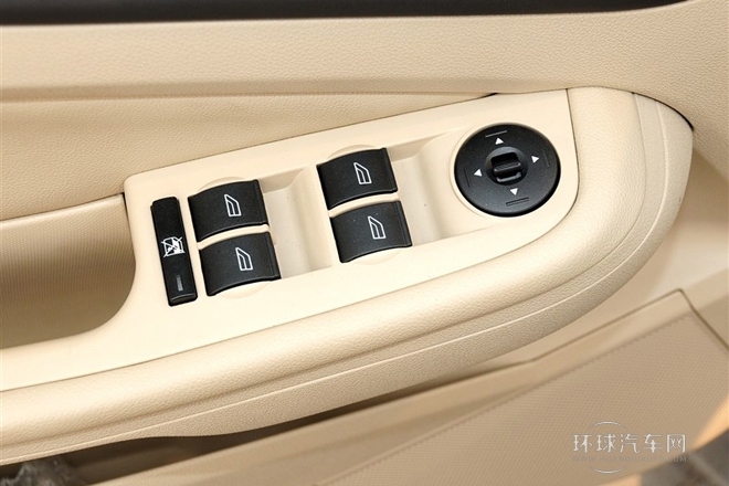 2013款 三廂經(jīng)典 1.8L MT時(shí)尚型