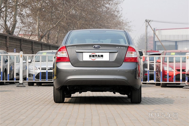 2013款 三廂經(jīng)典 1.8L MT時尚型
