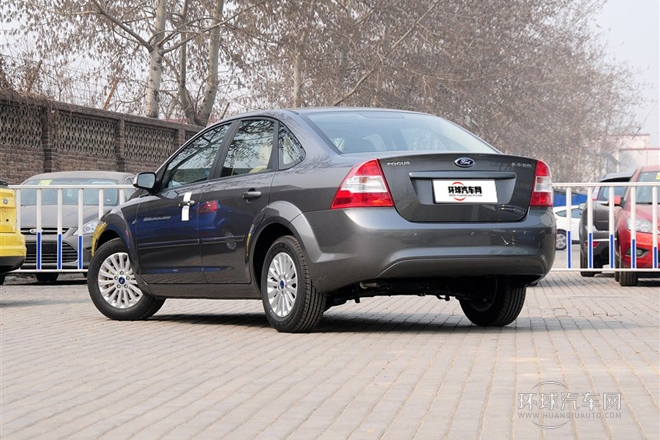 2013款 三廂經(jīng)典 1.8L MT時(shí)尚型