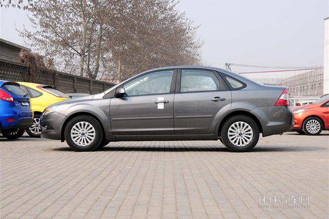 2013款 三廂經(jīng)典 1.8L MT時(shí)尚型